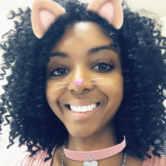 Meet your Posher, Tiya - Picture 4 of 5